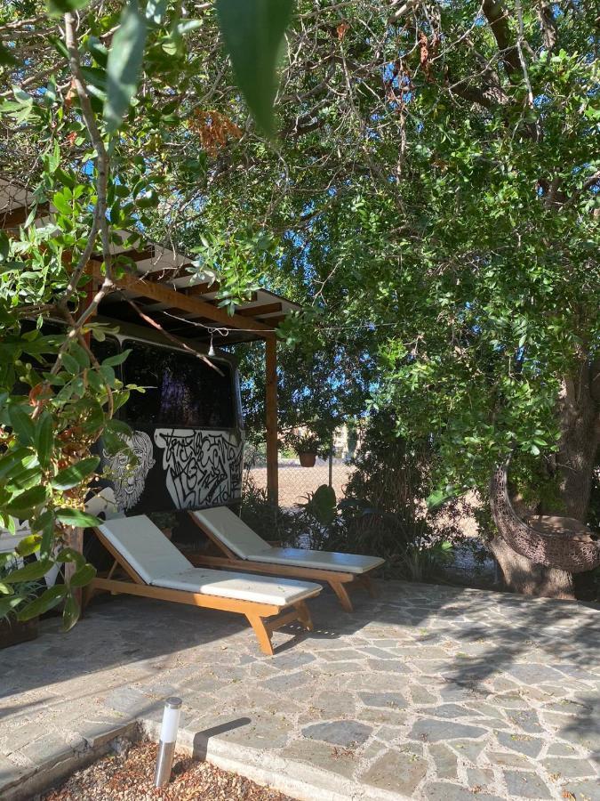 - Magic Bus - Hotell Klorakas Eksteriør bilde